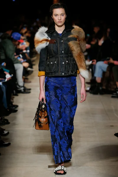 Look 35